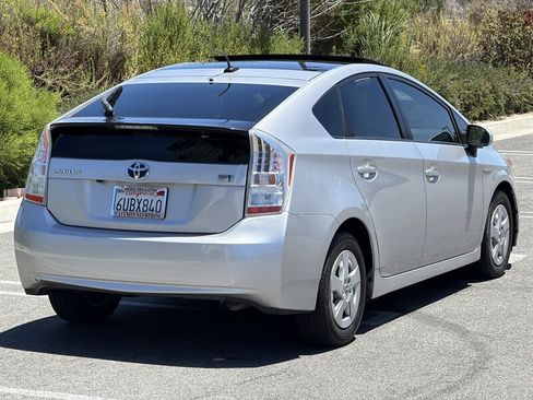 Used 2011 Toyota Prius Four w/ Solar Roof Pkg FWD image 6