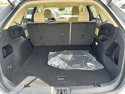 New 2024 Ford Edge SE w/ Black Appearance Package image 21
