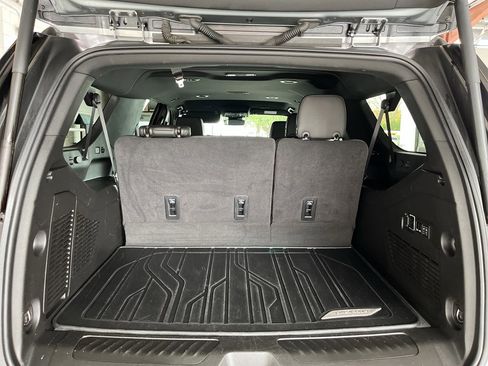 Used 2025 Chevrolet Suburban LT w/ Comfort Package image 8