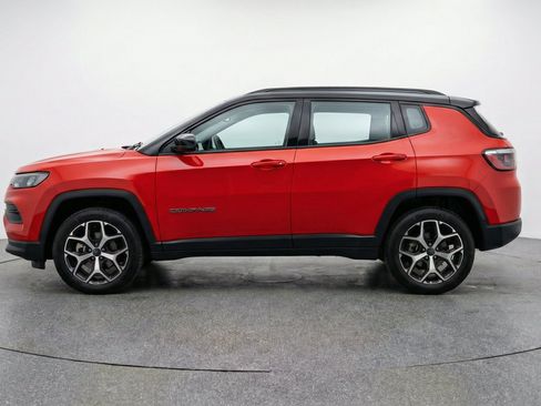 Used 2025 Jeep Compass Limited AWD/4WD image 5
