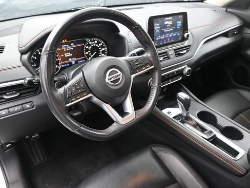 Used 2022 Nissan Altima 2.5 SR FWD image 17
