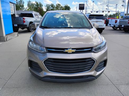 Used 2018 Chevrolet Trax LS FWD image 13