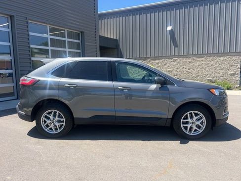 Used 2023 Ford Edge SEL w/ Convenience Package AWD/4WD image 4