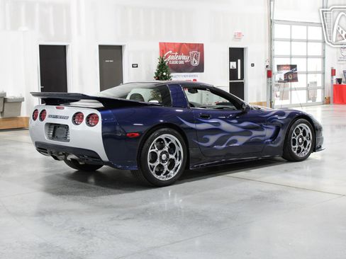 Used 2000 Chevrolet Corvette Coupe image 4