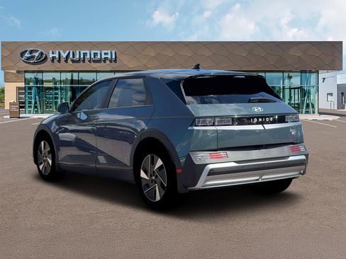 New 2026 Hyundai Ioniq 5 SEL image 5
