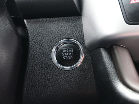 Used 2019 Toyota Highlander XLE image 25