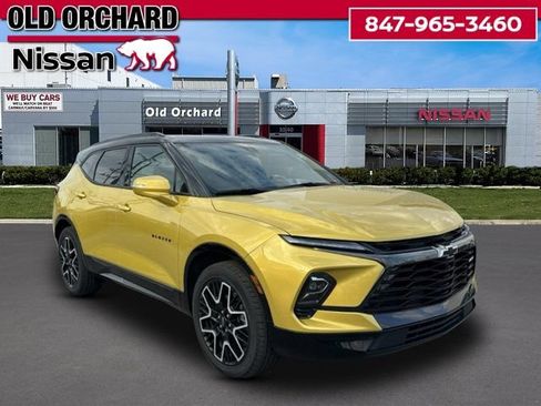 Used 2024 Chevrolet Blazer RS w/ Driver Confidence II Package AWD/4WD image 3