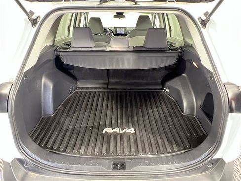 Used 2021 Toyota RAV4 XLE image 30
