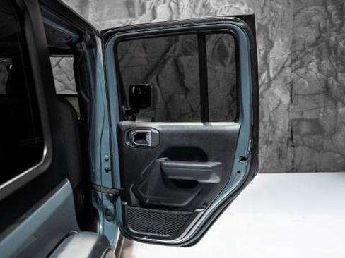 Used 2024 Jeep Wrangler Unlimited AWD/4WD image 13