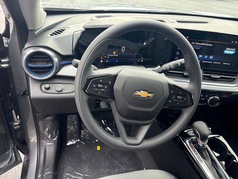Certified 2026 Chevrolet Trax LT w/ Sunroof Package image 16