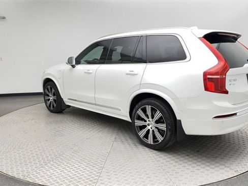 Certified 2024 Volvo XC90 T8 Ultimate w/ Protection Package Premier image 4