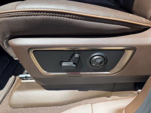 Used 2025 RAM 1500 Limited AWD/4WD image 16