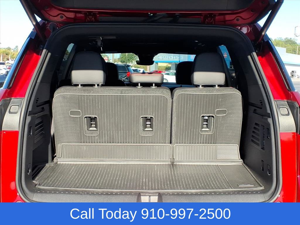 Used 2025 Chevrolet Traverse RS w/ LPO, Floor Liner Package FWD image 9