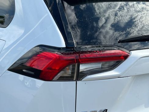 Used 2022 Toyota RAV4 LE AWD/4WD image 20