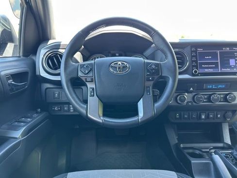 Used 2023 Toyota Tacoma TRD Off-Road w/ Technology Package AWD/4WD image 17