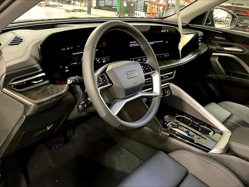 New 2025 Audi Q5 Premium Plus image 8