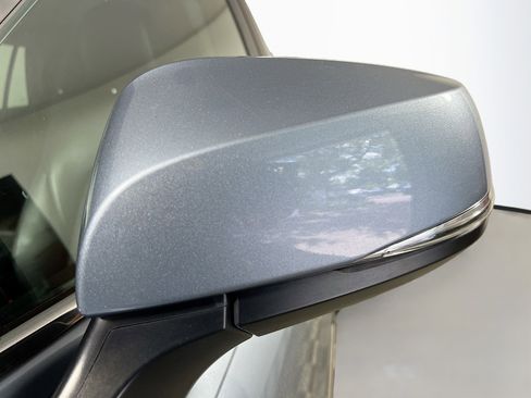 Used 2023 Toyota Highlander XLE FWD image 13