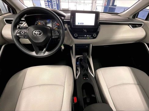 Used 2025 Toyota Corolla Cross L AWD/4WD image 21