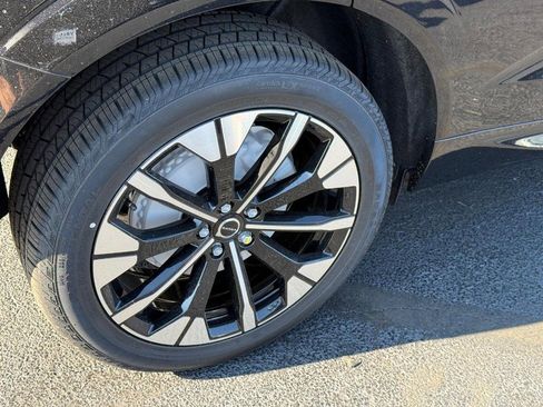New 2026 Volvo XC60 B5 Plus w/ Protection Package Premier image 4