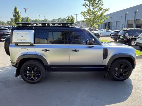 Used 2023 Land Rover Defender 110 X-Dynamic SE AWD/4WD image 8