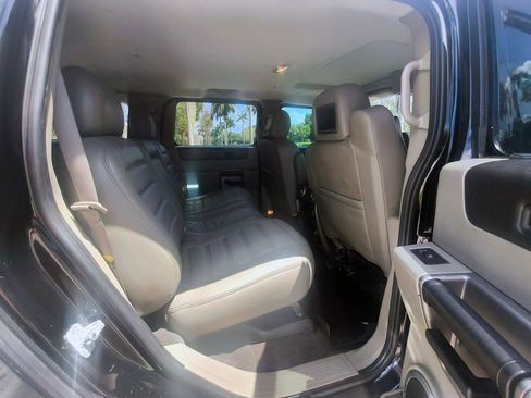Used 2003 HUMMER H2 w/ Preferred Equipment Group image 32