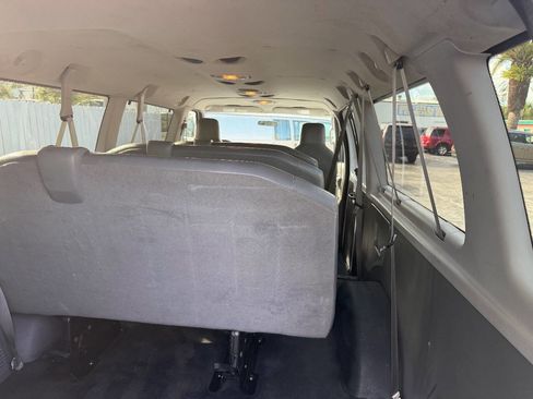 Used 2013 Ford E-350 and Econoline 350 XL w/ PWR Windows & Locks Group image 14