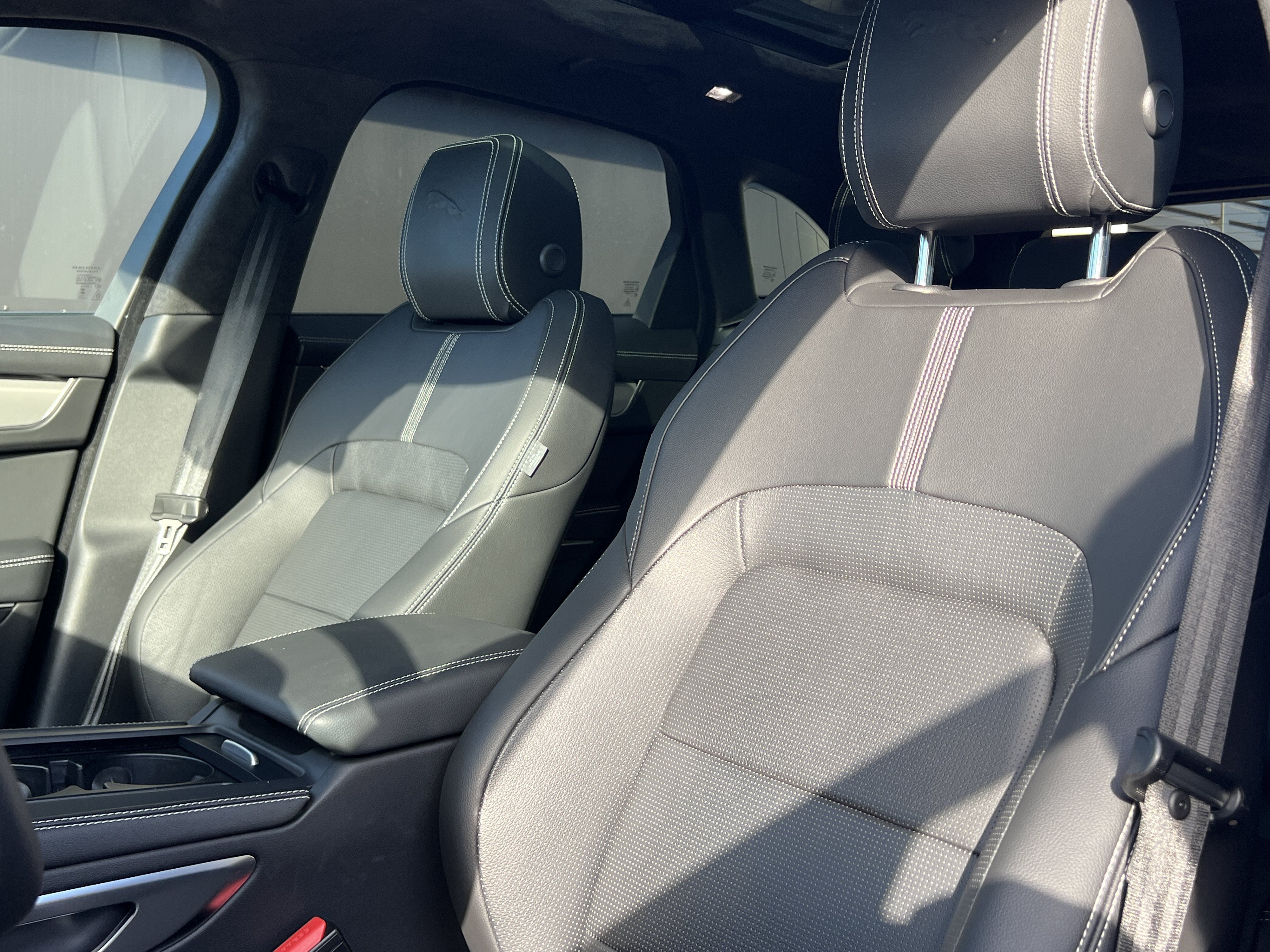 Certified 2025 Jaguar F-PACE R-Dynamic S AWD/4WD image 23