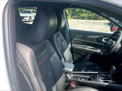 Used 2025 Jeep Compass Trailhawk w/ Trailhawk Convenience Group AWD/4WD image 7