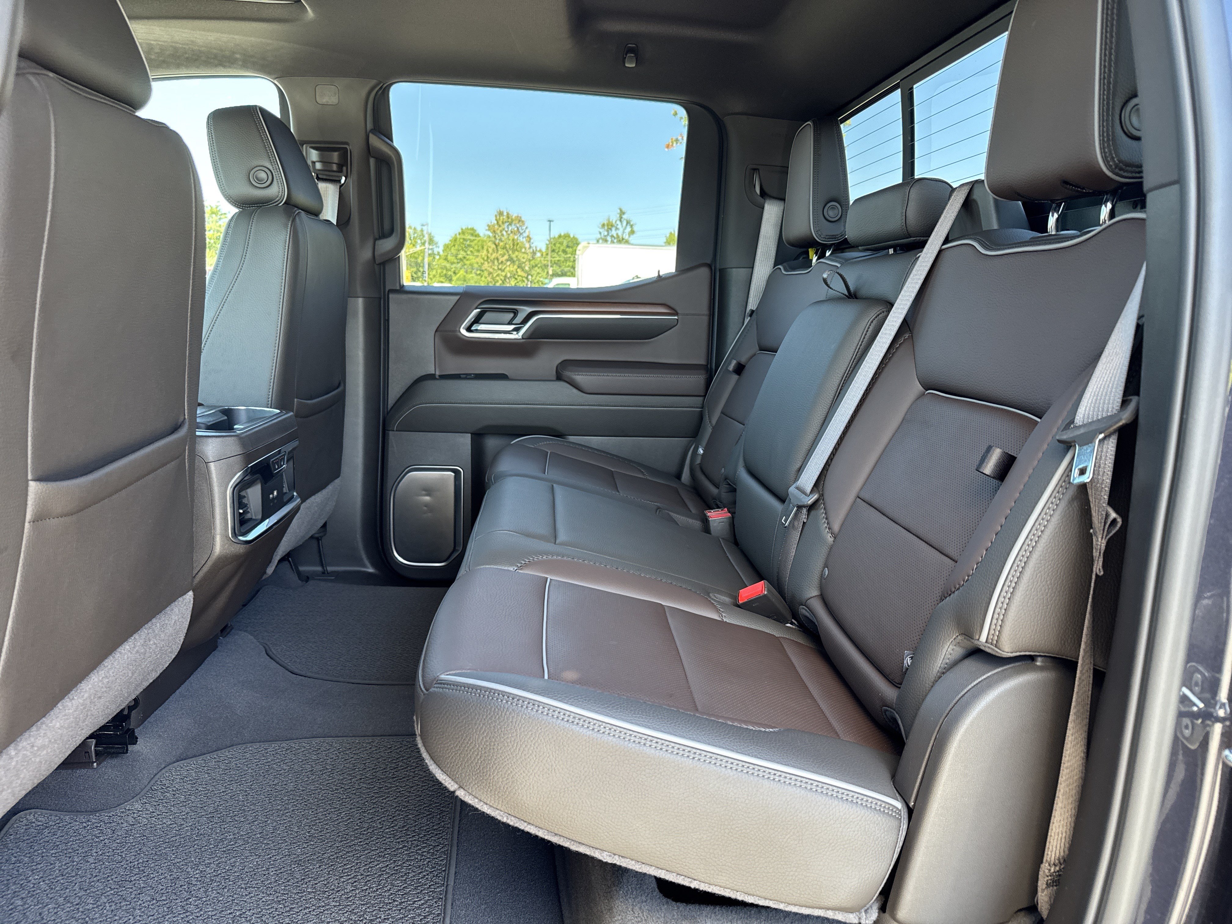 Used 2024 GMC Sierra 1500 Denali w/ Denali Reserve Package AWD/4WD image 32