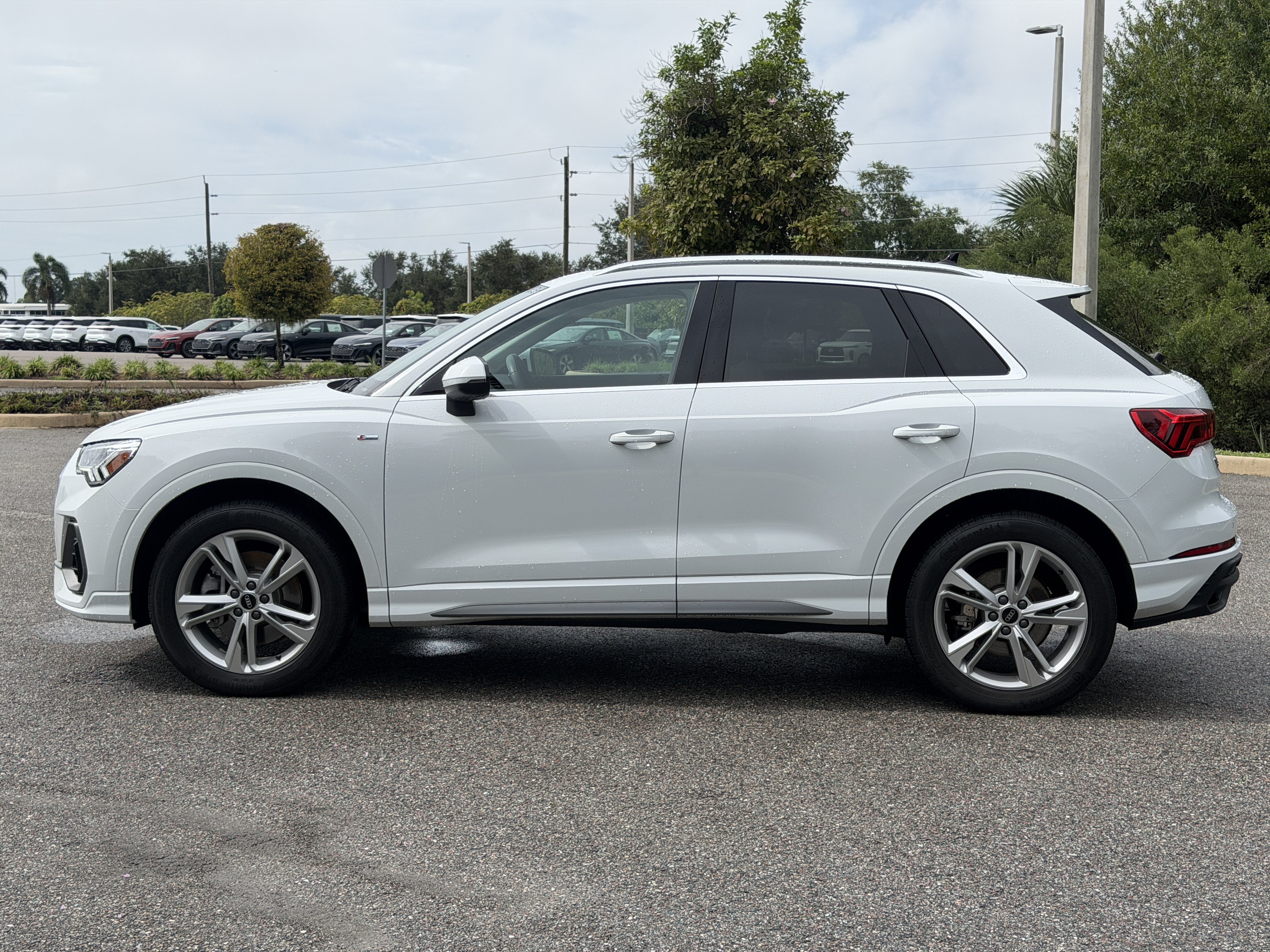 Used 2023 Audi Q3 2.0T Premium AWD/4WD image 4