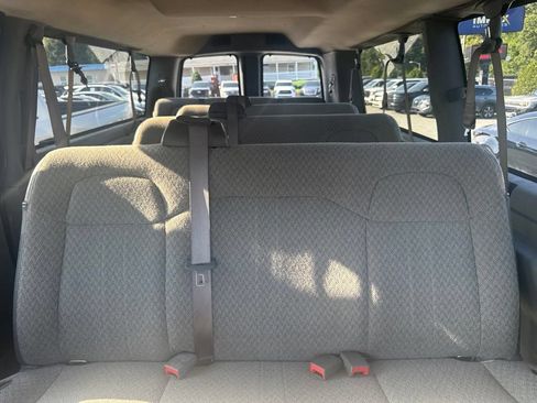 Used 2025 Chevrolet Express 3500 LS RWD image 4