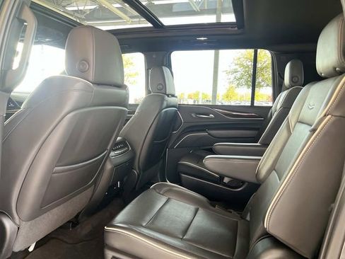 Used 2023 Cadillac Escalade ESV Premium Luxury image 22