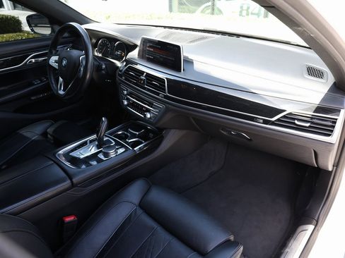 Used 2016 BMW 750i xDrive image 24