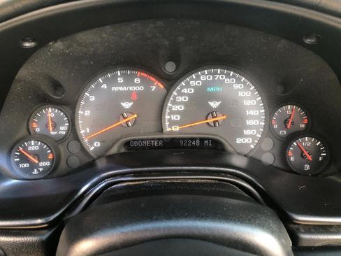 Used 2004 Chevrolet Corvette Convertible w/ Preferred Equipment Group RWD image 22