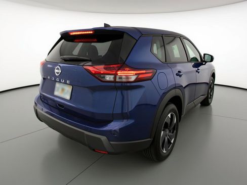 Used 2025 Nissan Rogue SV FWD image 9