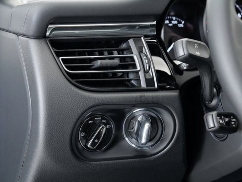 New 2026 Porsche Macan image 11