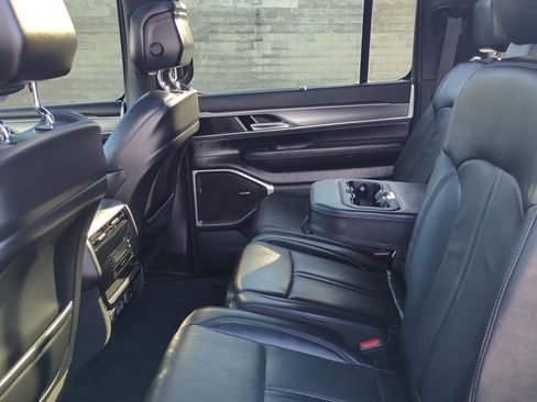 Used 2023 Jeep Wagoneer Series II w/ Convenience Group I image 11