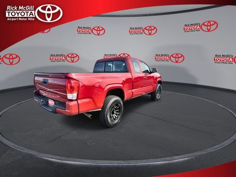 Used 2017 Toyota Tacoma SR w/ SR Convenience Package RWD image 8