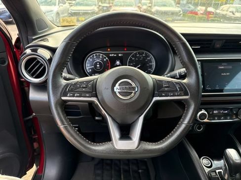 Used 2020 Nissan Kicks SR w/ SR Premium Package FWD image 12