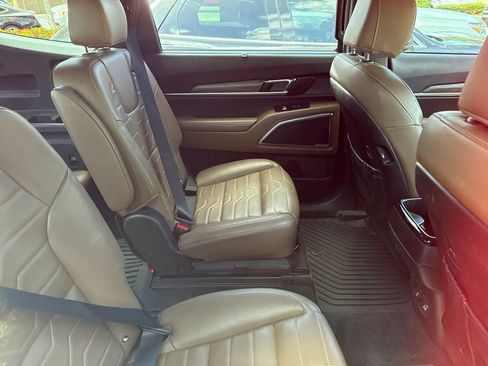 Used 2021 Kia Telluride SX w/ SX Prestige Package AWD/4WD image 12