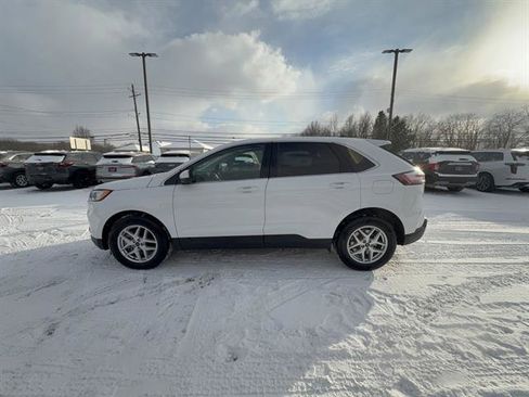 Certified 2023 Ford Edge SEL w/ Convenience Package AWD/4WD image 2
