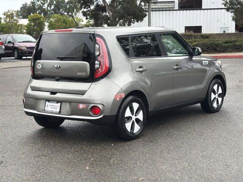 Used 2017 Kia Soul EV-e image 4