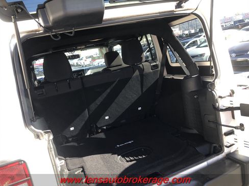 Used 2017 Jeep Wrangler Unlimited Sport image 18