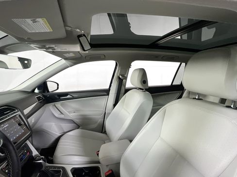 Used 2022 Volkswagen Tiguan SE image 21