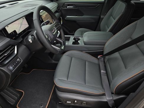 New 2026 GMC Acadia AT4 w/ Luxury Package image 7