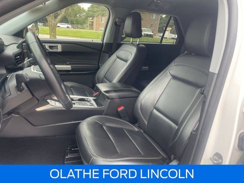 Certified 2021 Ford Explorer XLT w/ Equipment Group 202A AWD/4WD image 15