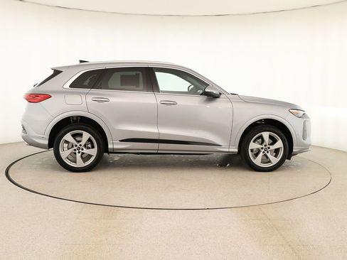 New 2025 Audi Q5 Premium Plus image 8