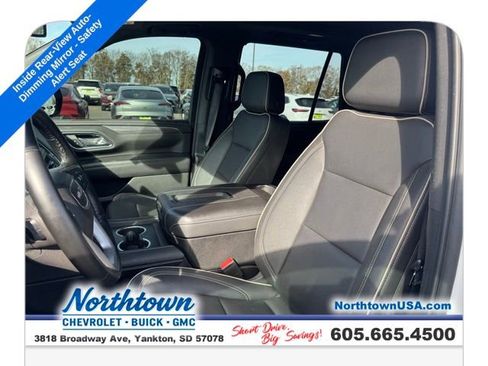 Used 2023 GMC Yukon SLT w/ SLT Premium Package image 14