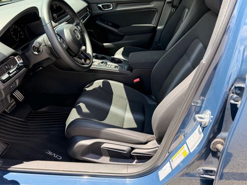 Used 2025 Honda Civic Sport image 11