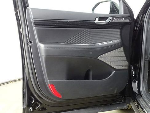 Used 2024 Hyundai Palisade Calligraphy image 18